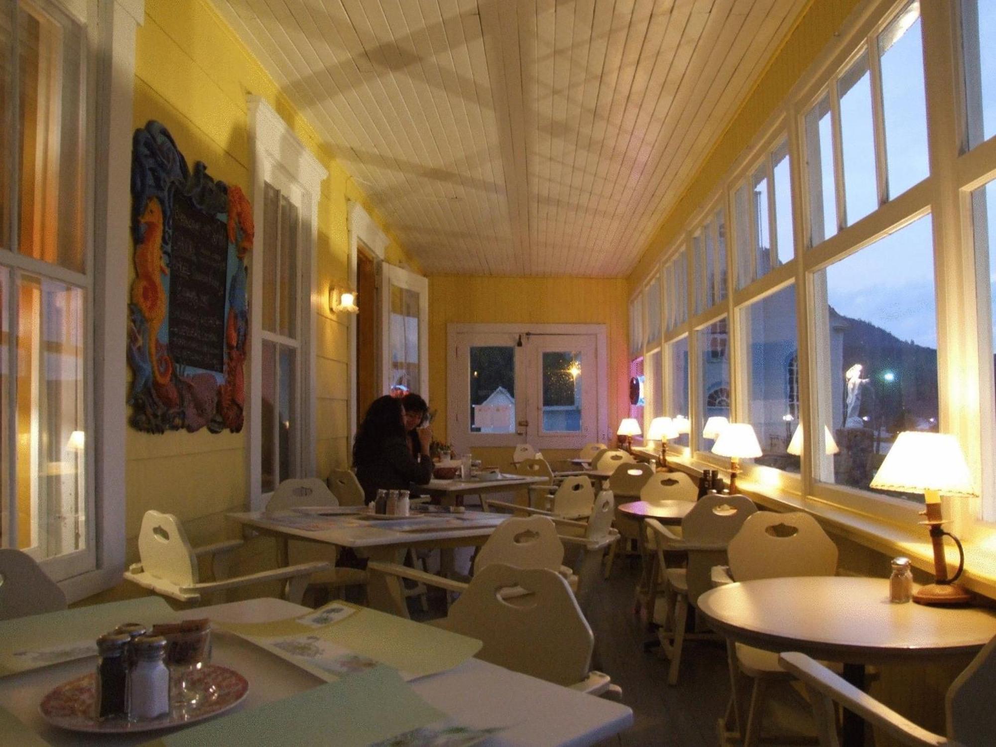 Auberge du Café chez Sam Baie-Sainte-Catherine Extérieur photo